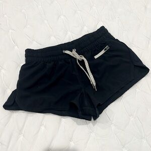 Vuori shorts navy blue